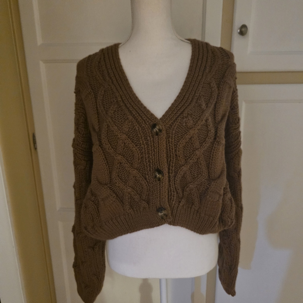 HYFVE Women's Cozy Brown Cable Knit Cropped Sweater - Picture 16 of 16